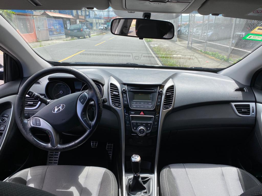 Hyundai i30 2016 interior adelante-d77b52c1